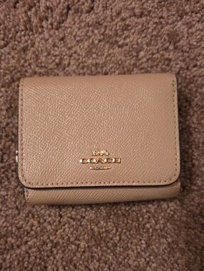 Coach Compact Trifold Wallet in Beige with Gold Logo
